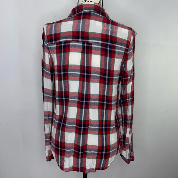 Universal‎ thread women’s plaid shirt - Picture 3 of 8